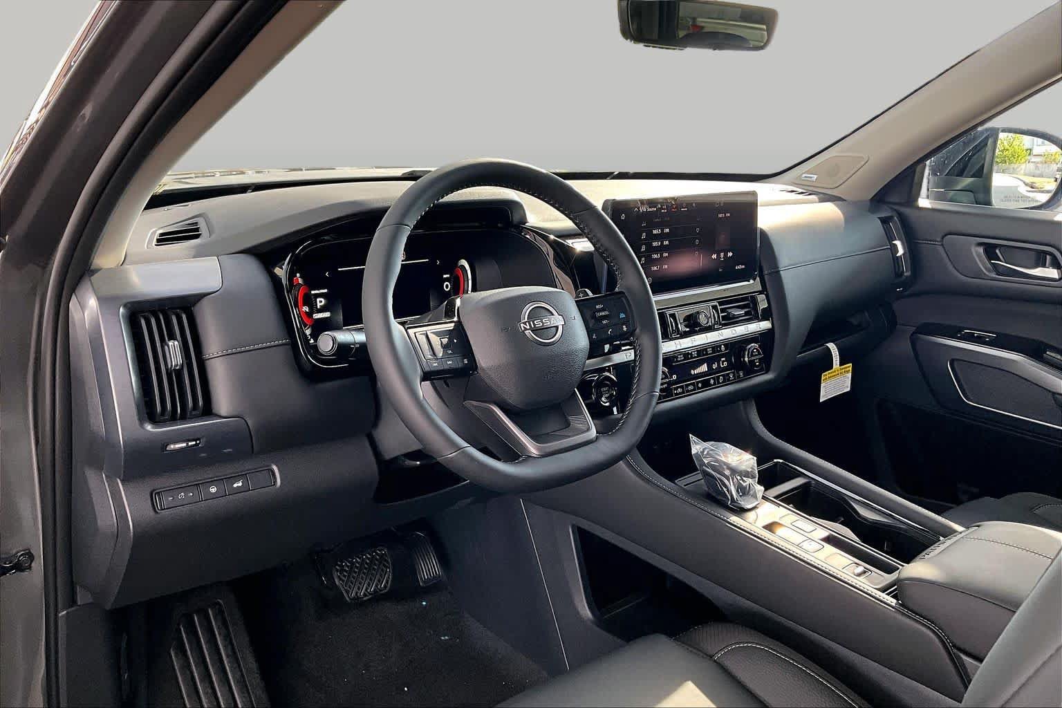New 2026 Nissan Pathfinder SL FWD image 10