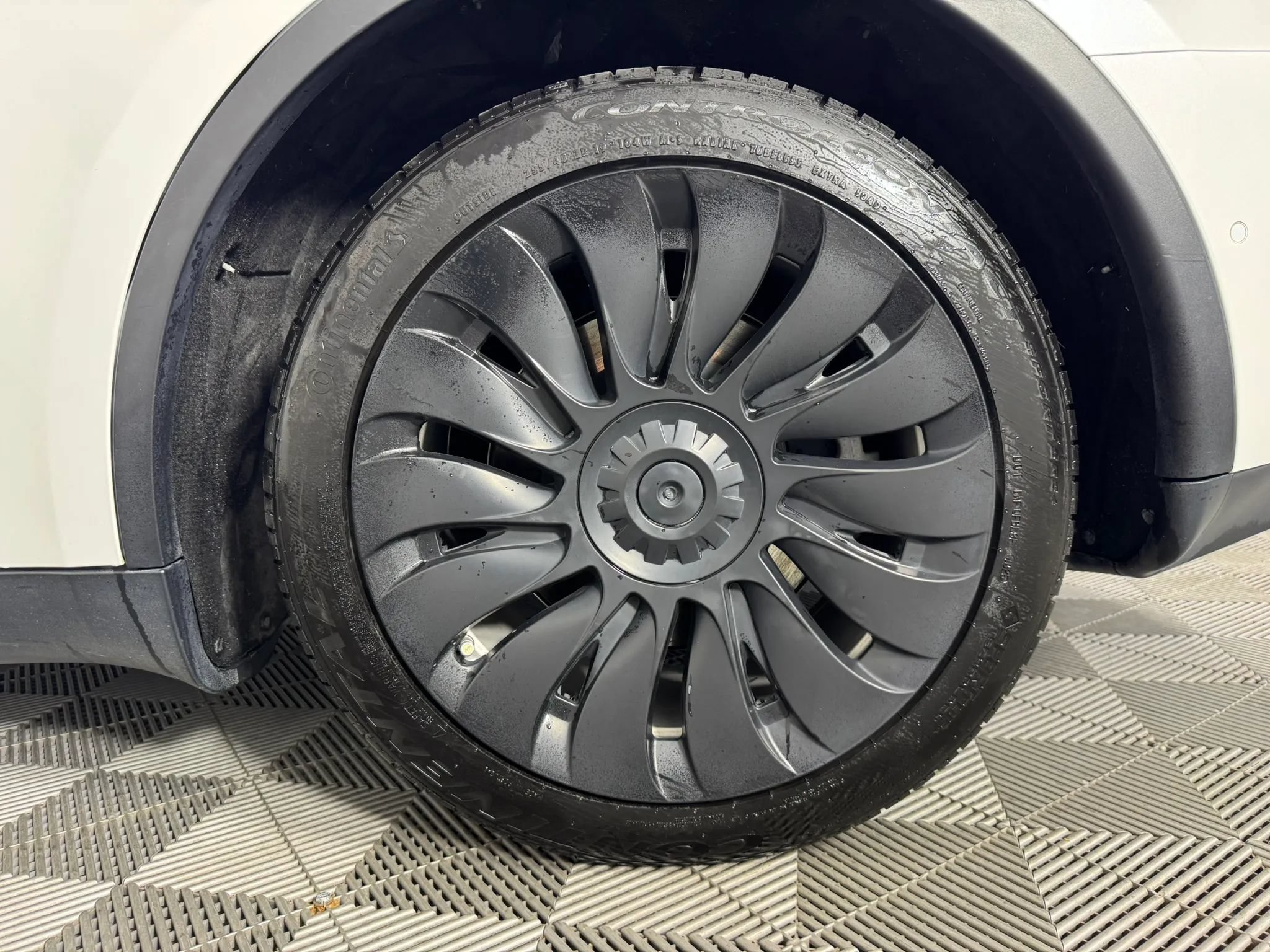 Used 2020 Tesla Model Y Long Range AWD/4WD image 45