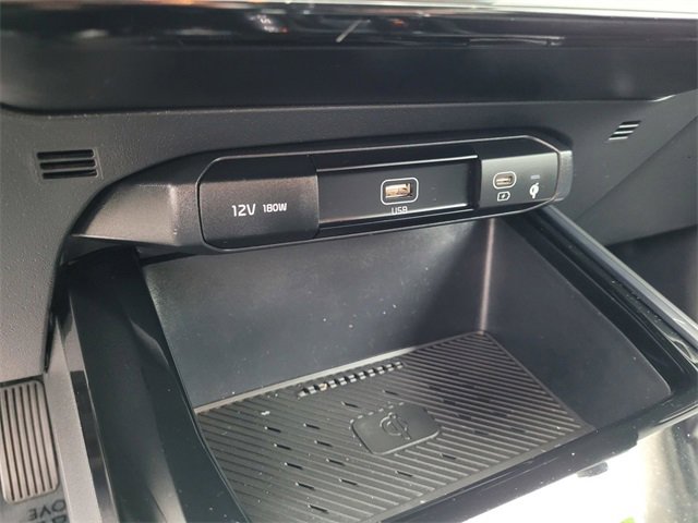 Used 2023 Kia Niro EX image 15