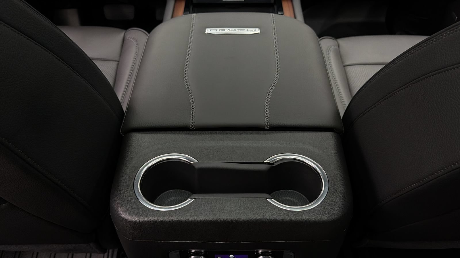 Used 2025 GMC Yukon XL Denali w/ Sun & Power Step Package AWD/4WD image 35