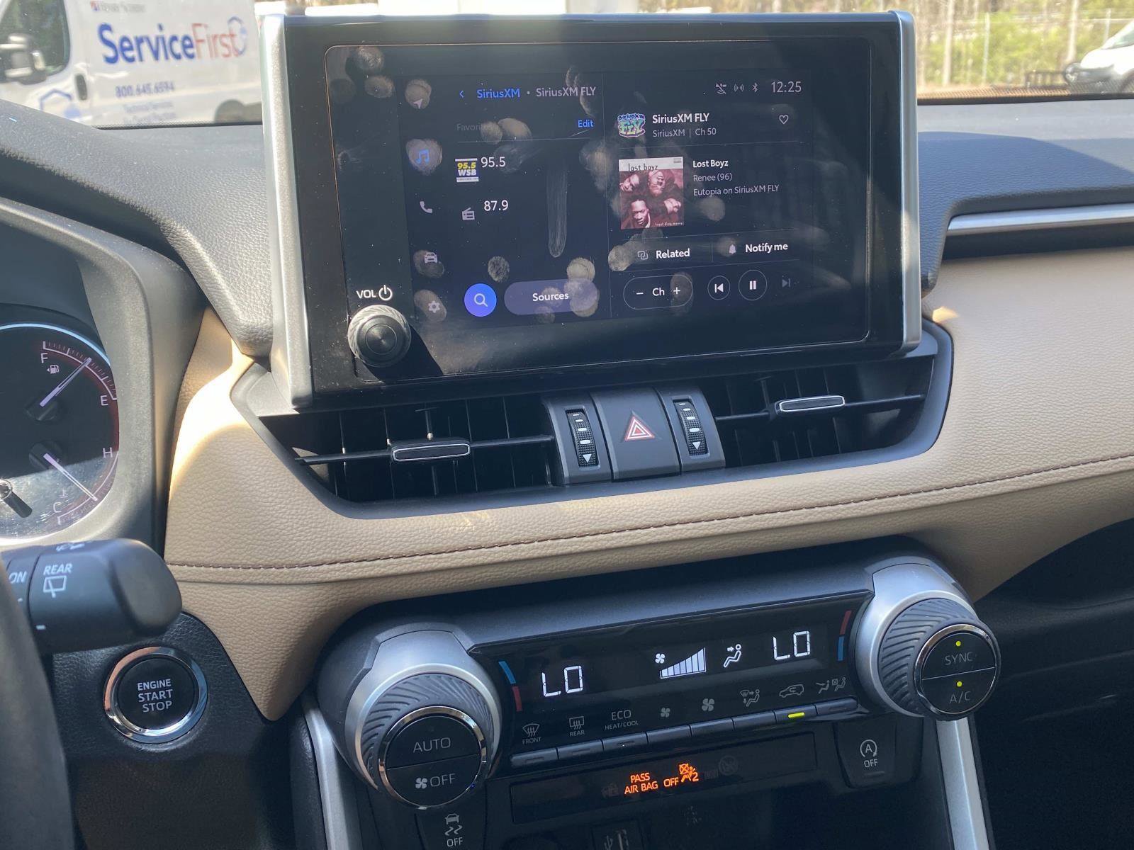 Used 2023 Toyota RAV4 XLE Premium image 30