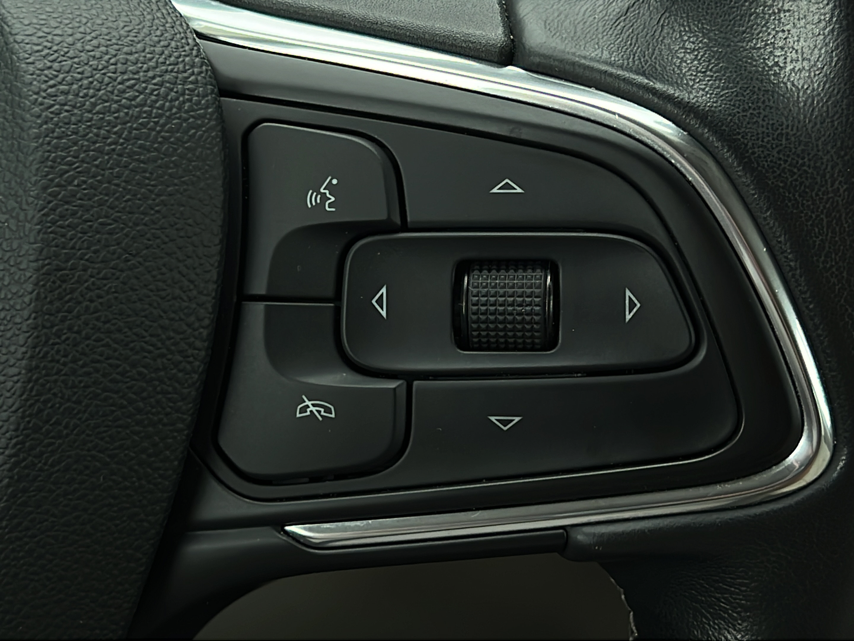 Used 2021 Buick Envision Avenir AWD/4WD image 22