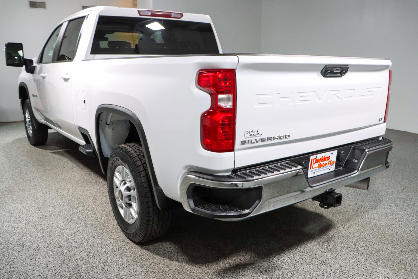 Used 2024 Chevrolet Silverado 2500 LT w/ Convenience Package AWD/4WD image 9