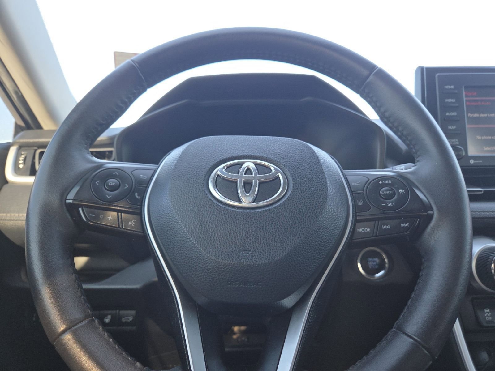 Used 2021 Toyota RAV4 XLE Premium image 28