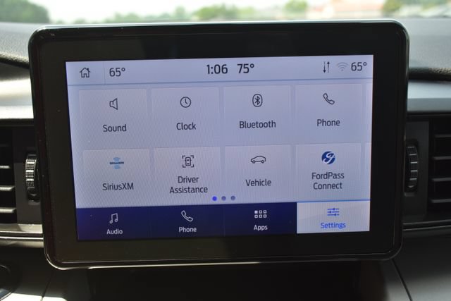 Used 2023 Ford Explorer XLT AWD/4WD image 25