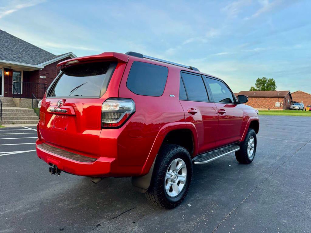 Used 2022 Toyota 4Runner SR5 AWD/4WD image 11