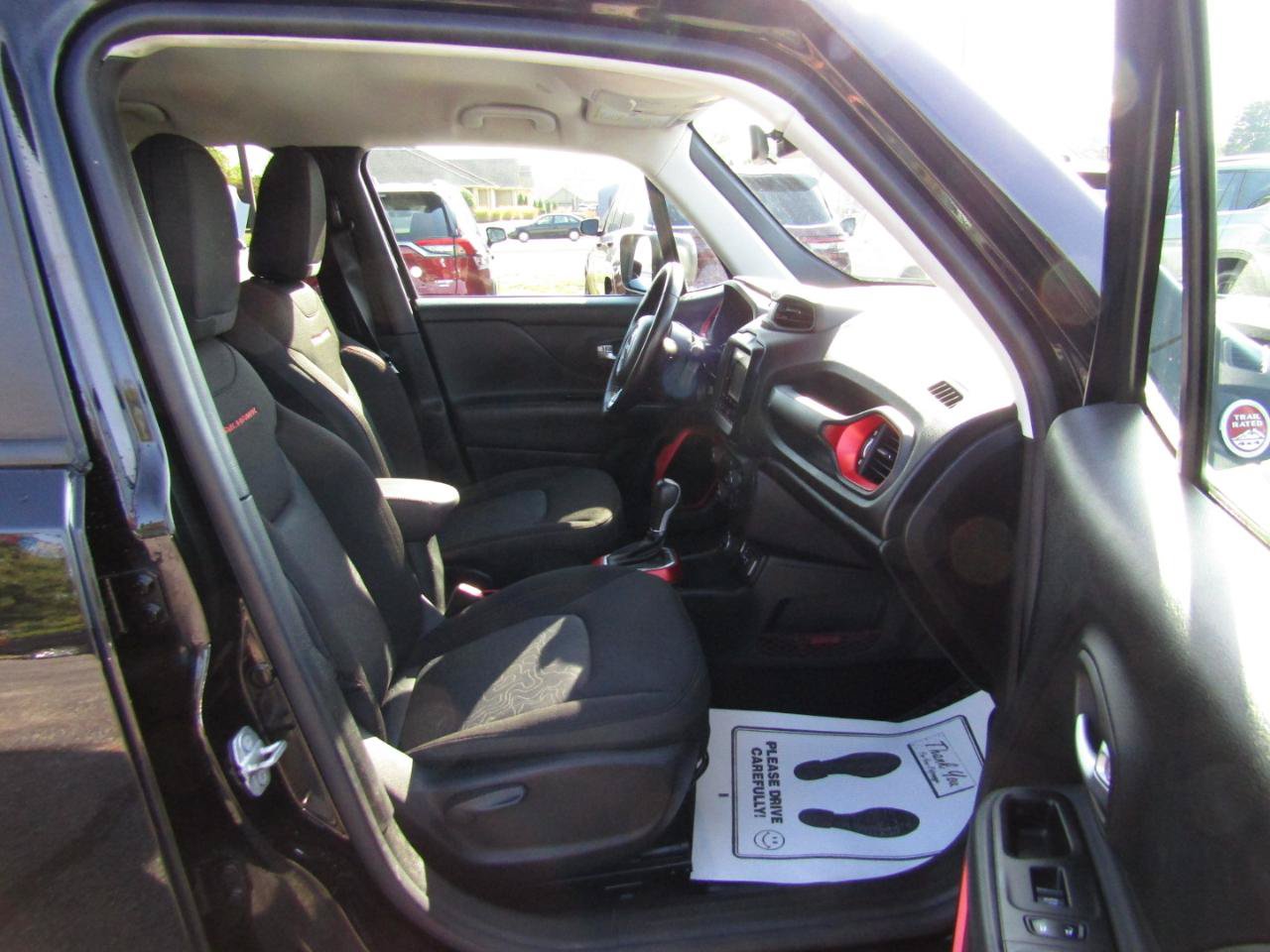 Used 2018 Jeep Renegade Trailhawk w/ UConnect 8.4 Nav Group AWD/4WD image 26