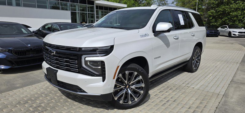 Used 2025 Chevrolet Tahoe High Country RWD image 1