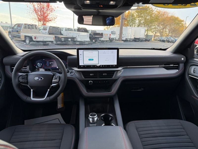 New 2026 Ford Explorer ST-Line w/ ST-Line Street Pack image 9