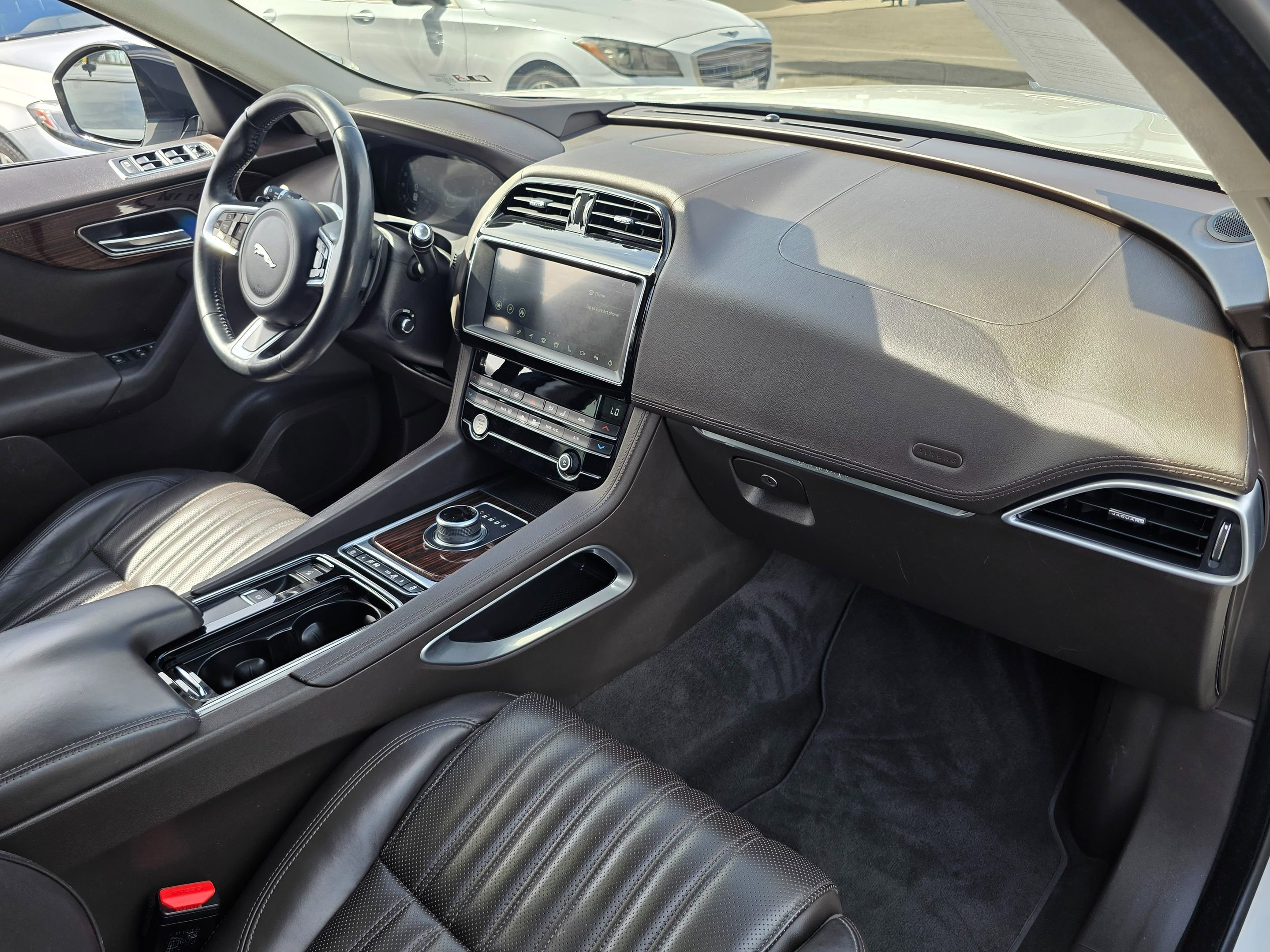 Used 2019 Jaguar F-PACE Portfolio image 8