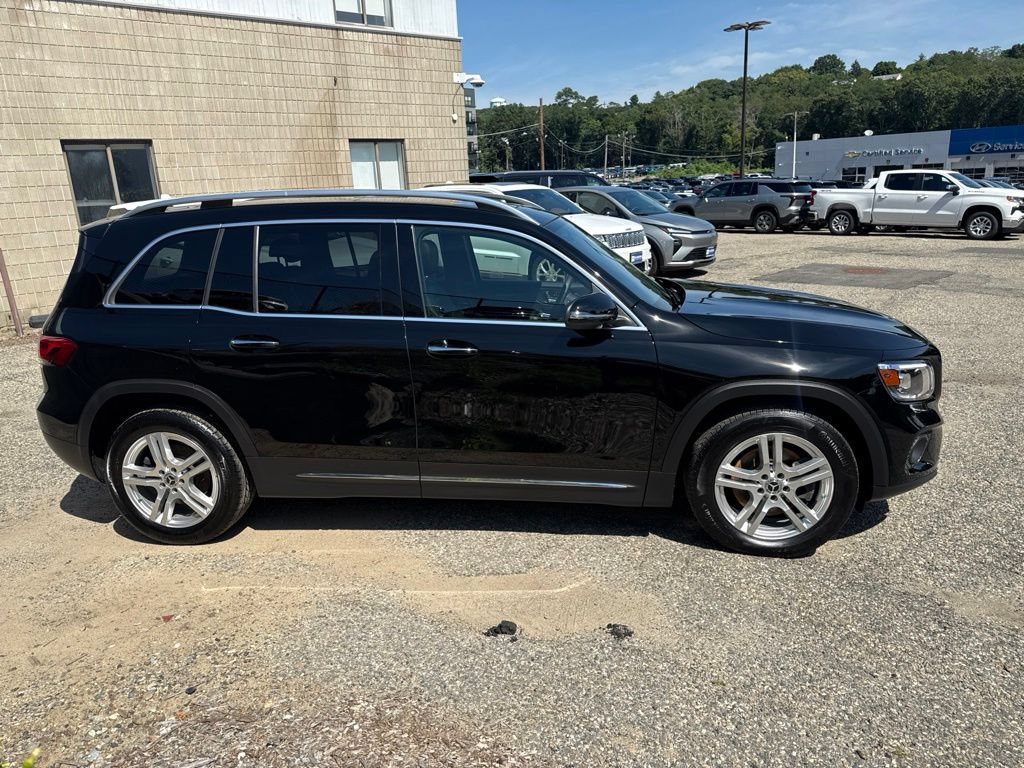 Used 2021 Mercedes-Benz GLB 250 4MATIC image 8
