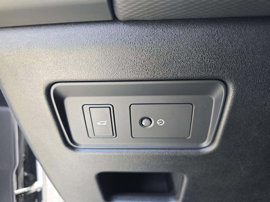 Certified 2025 Land Rover Discovery Dynamic SE AWD/4WD image 28