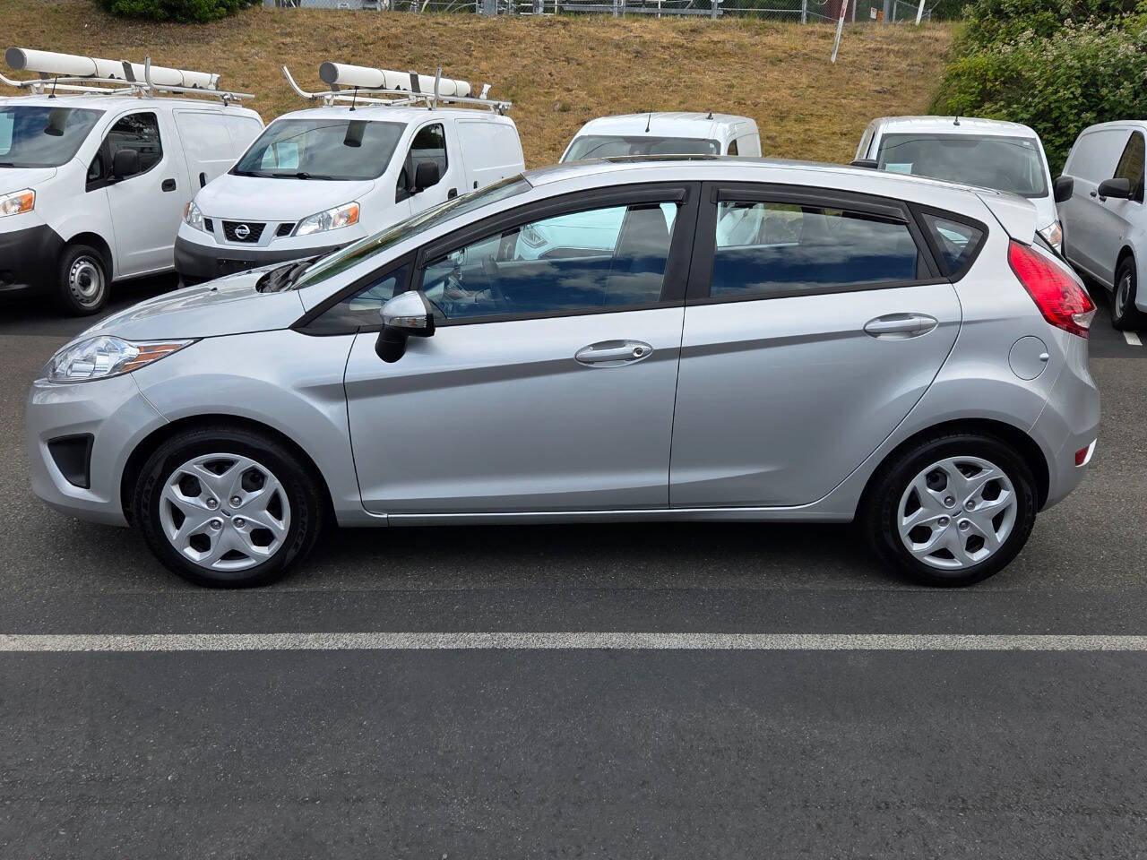 Used 2013 Ford Fiesta SE w/ Interior Protection Pkg FWD image 4