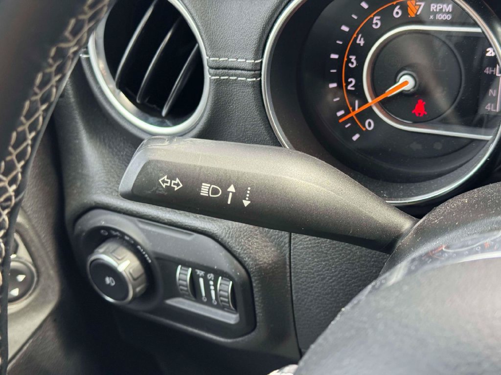 Used 2022 Jeep Wrangler Unlimited Sahara w/ Cold Weather Group AWD/4WD image 19