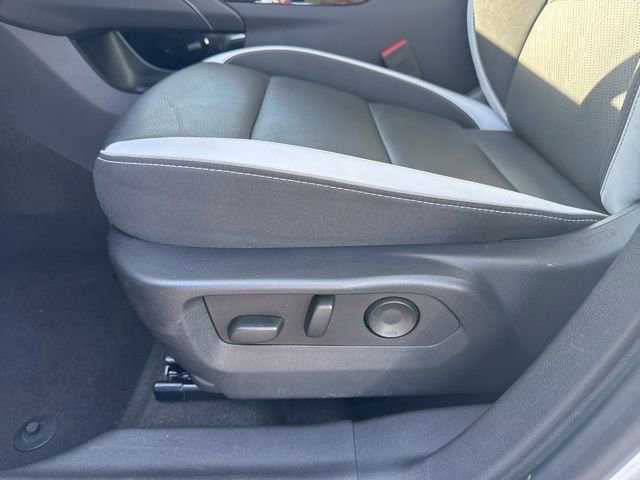 Used 2025 Buick Envision Sport Touring image 18