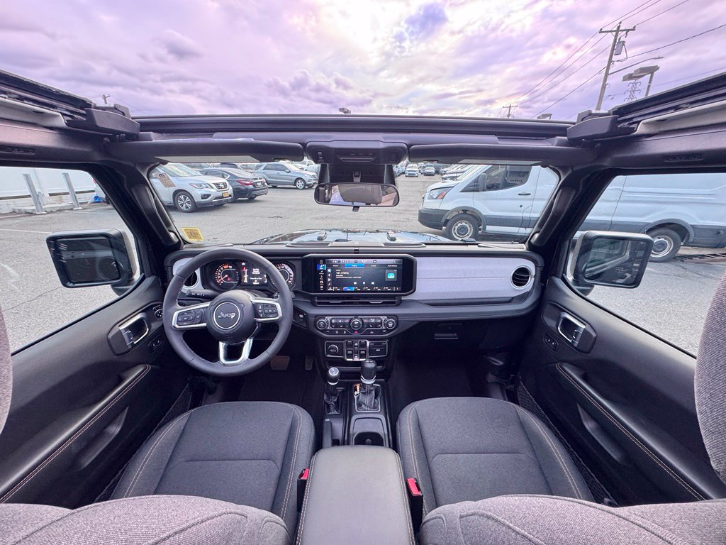 Certified 2026 Jeep Wrangler Unlimited Sahara AWD/4WD image 26