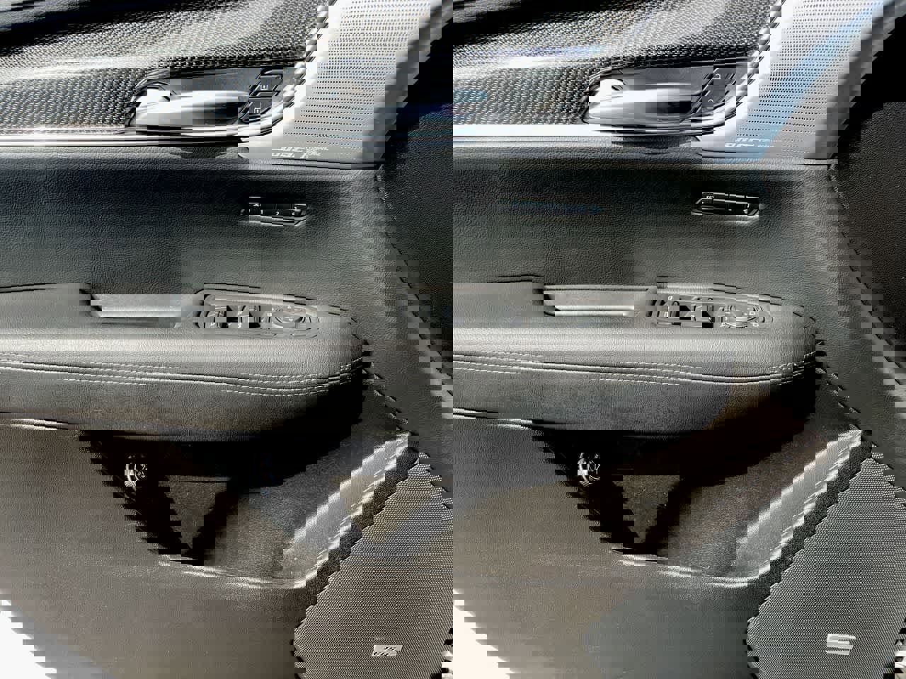 Certified 2023 Cadillac XT5 Sportv w/ LPO, Floor Liner Package image 33