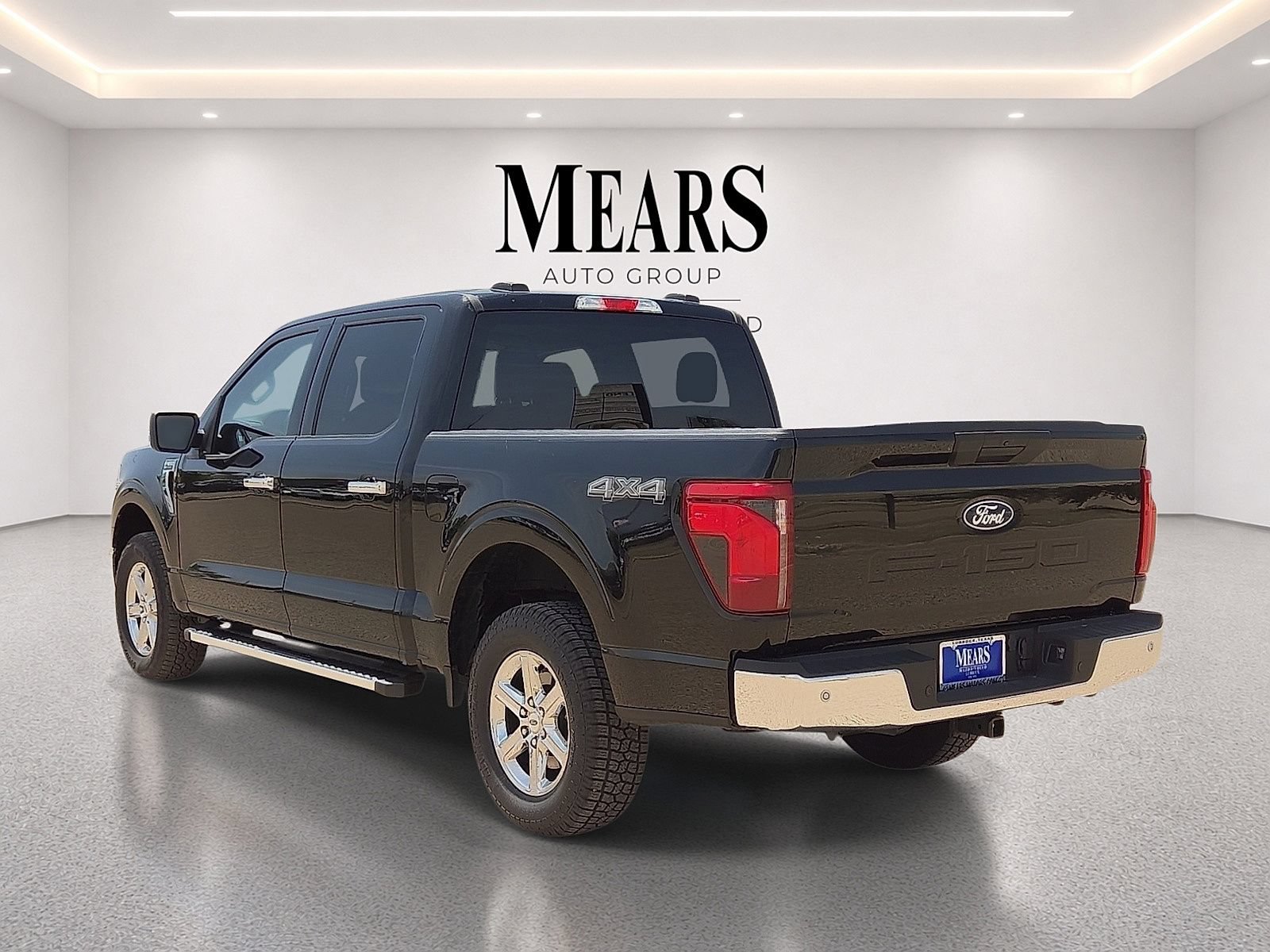 Used 2025 Ford F150 XLT w/ Equipment Group 301A Standard AWD/4WD image 3