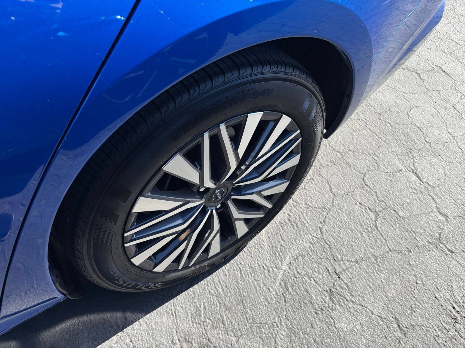 Used 2025 Nissan Altima 2.5 SV FWD image 31