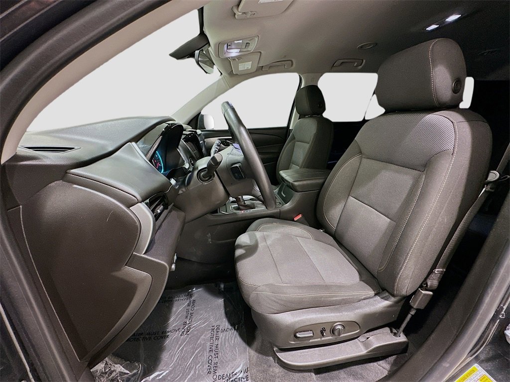 Used 2021 Chevrolet Traverse LT image 21