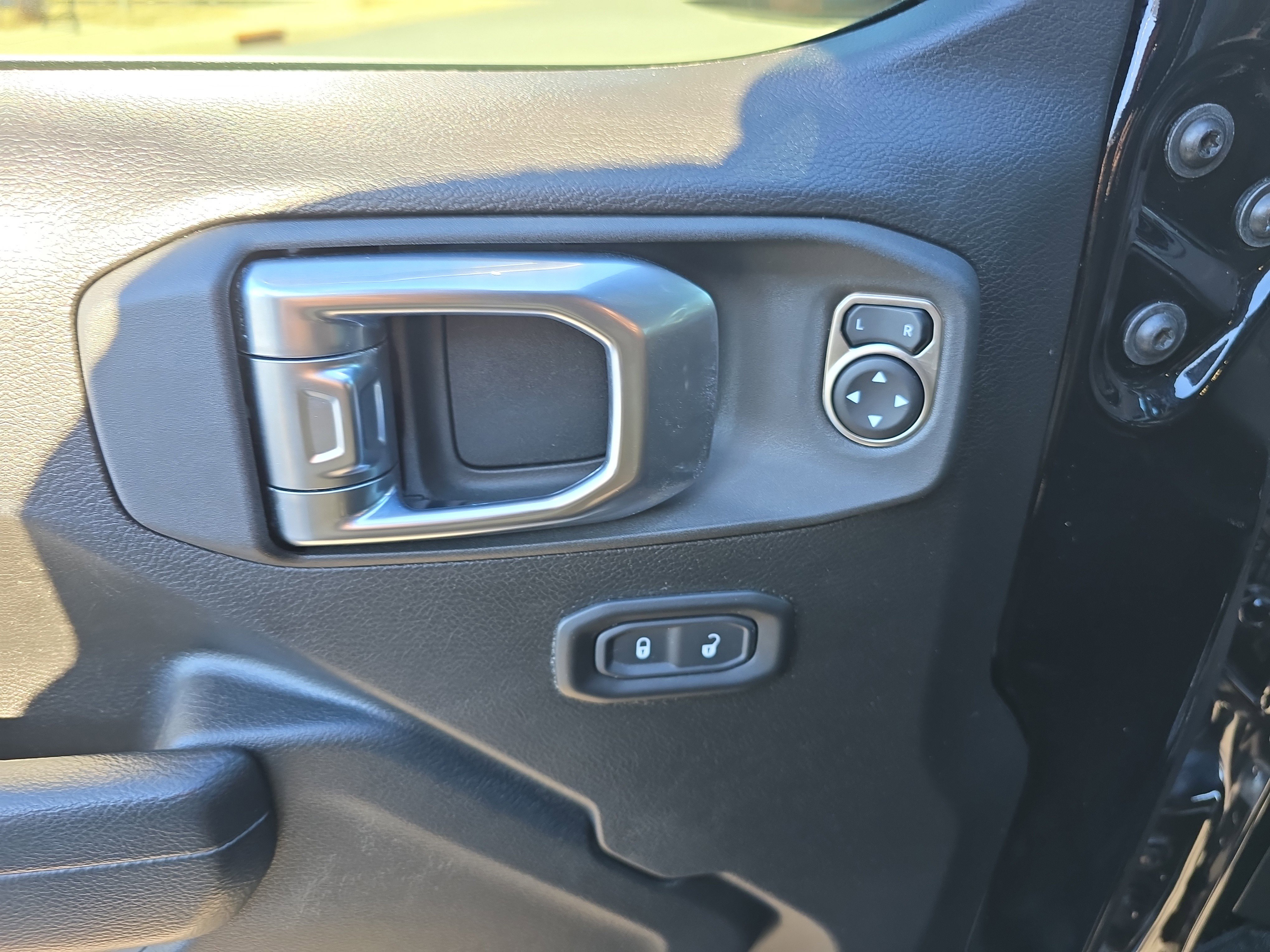 Used 2022 Jeep Wrangler Unlimited Rubicon w/ LED Lighting Group image 19