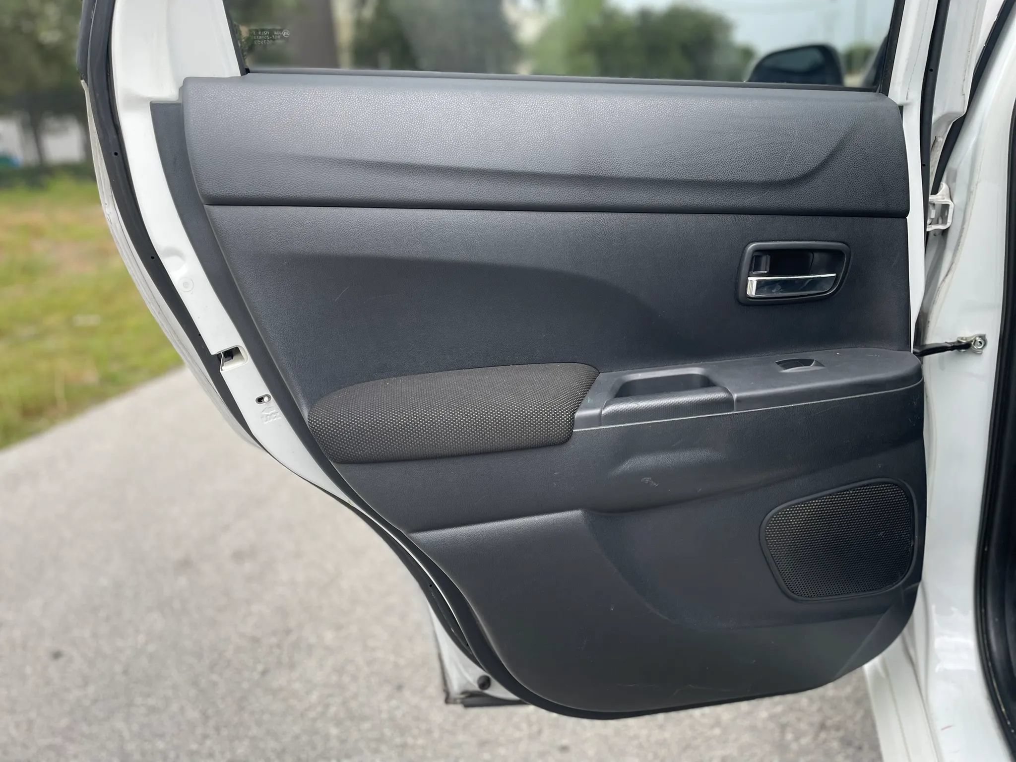Used 2012 Mitsubishi Outlander Sport SE FWD image 33