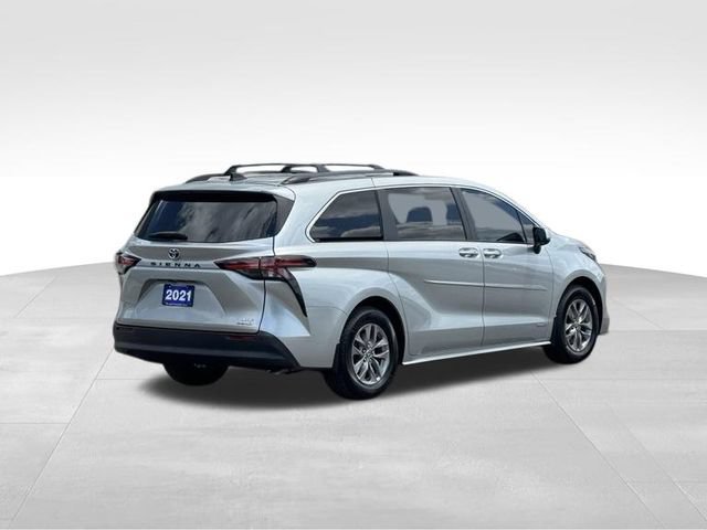 Used 2021 Toyota Sienna XLE FWD image 4