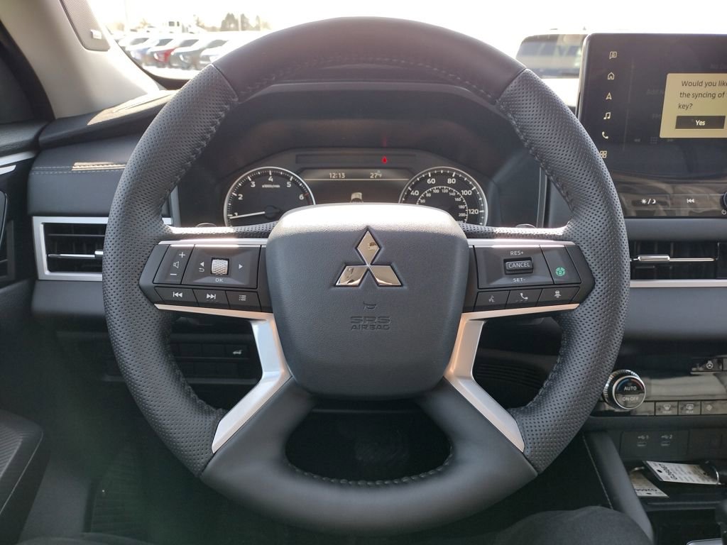 New 2026 Mitsubishi Outlander SE image 6