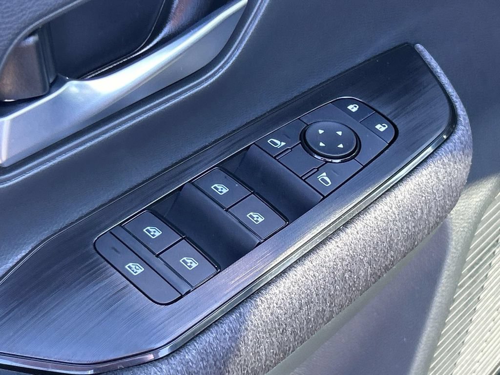 New 2026 Nissan Kicks SV w/ SV Premium Package FWD image 16