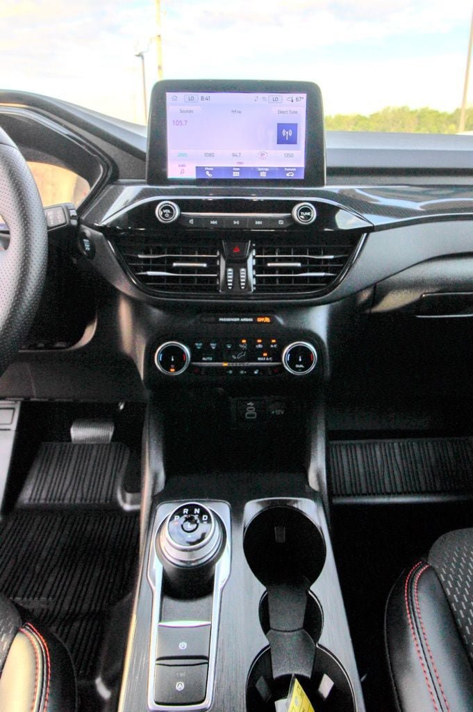 Used 2025 Ford Escape ST-Line Select AWD/4WD image 27