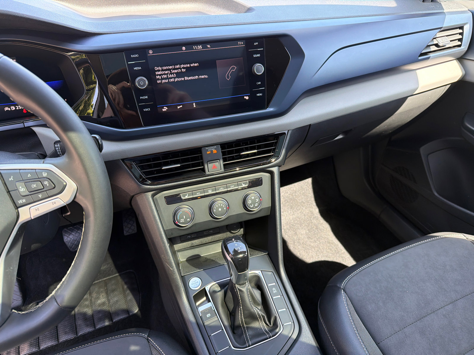 Used 2022 Volkswagen Taos SE w/ Panoramic Sunroof Package image 27