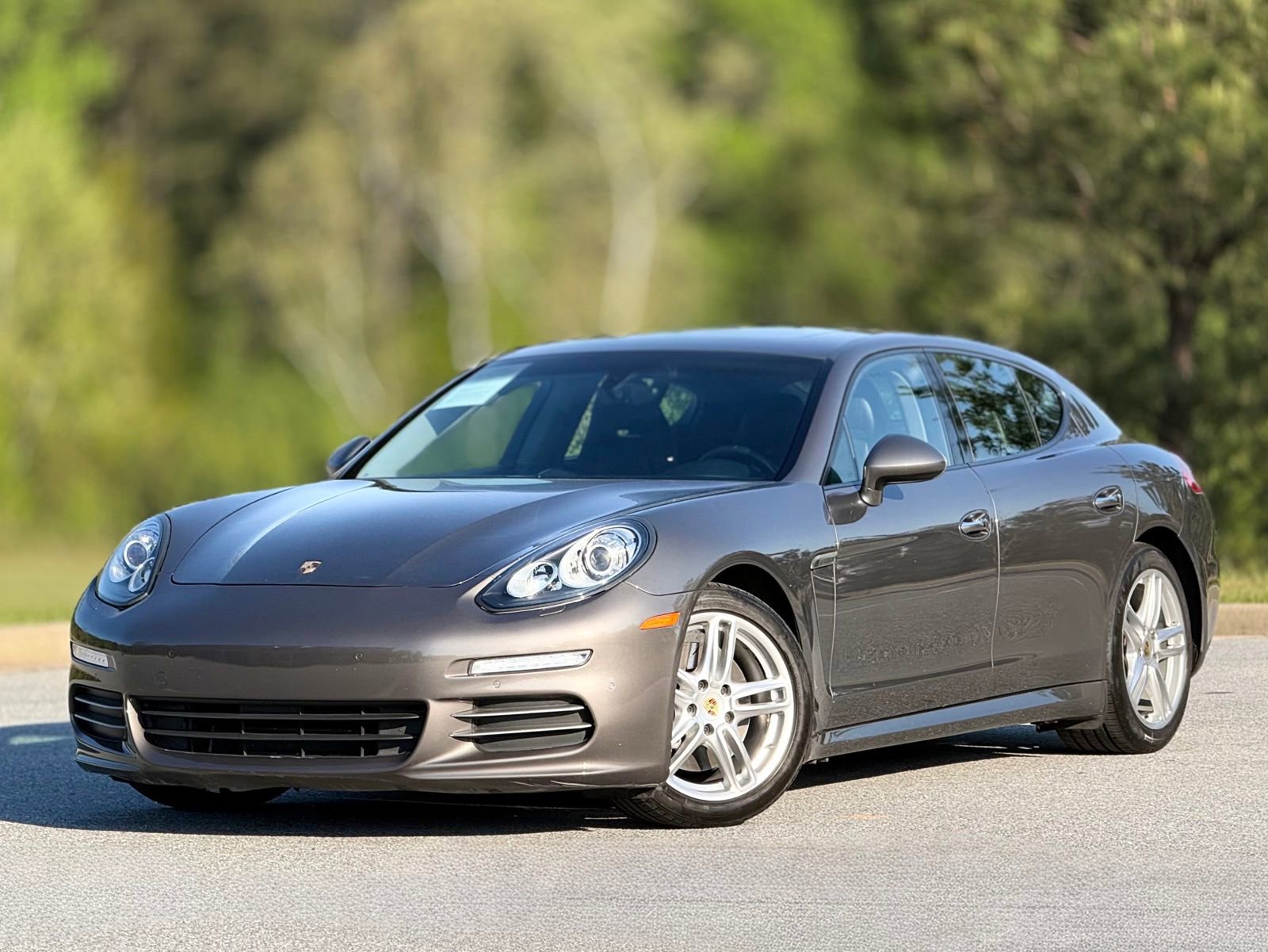 Used 2015 Porsche Panamera 4 image 8