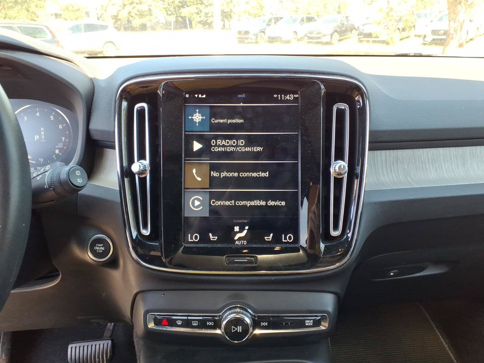 Used 2019 Volvo XC40 T4 Inscription FWD image 10
