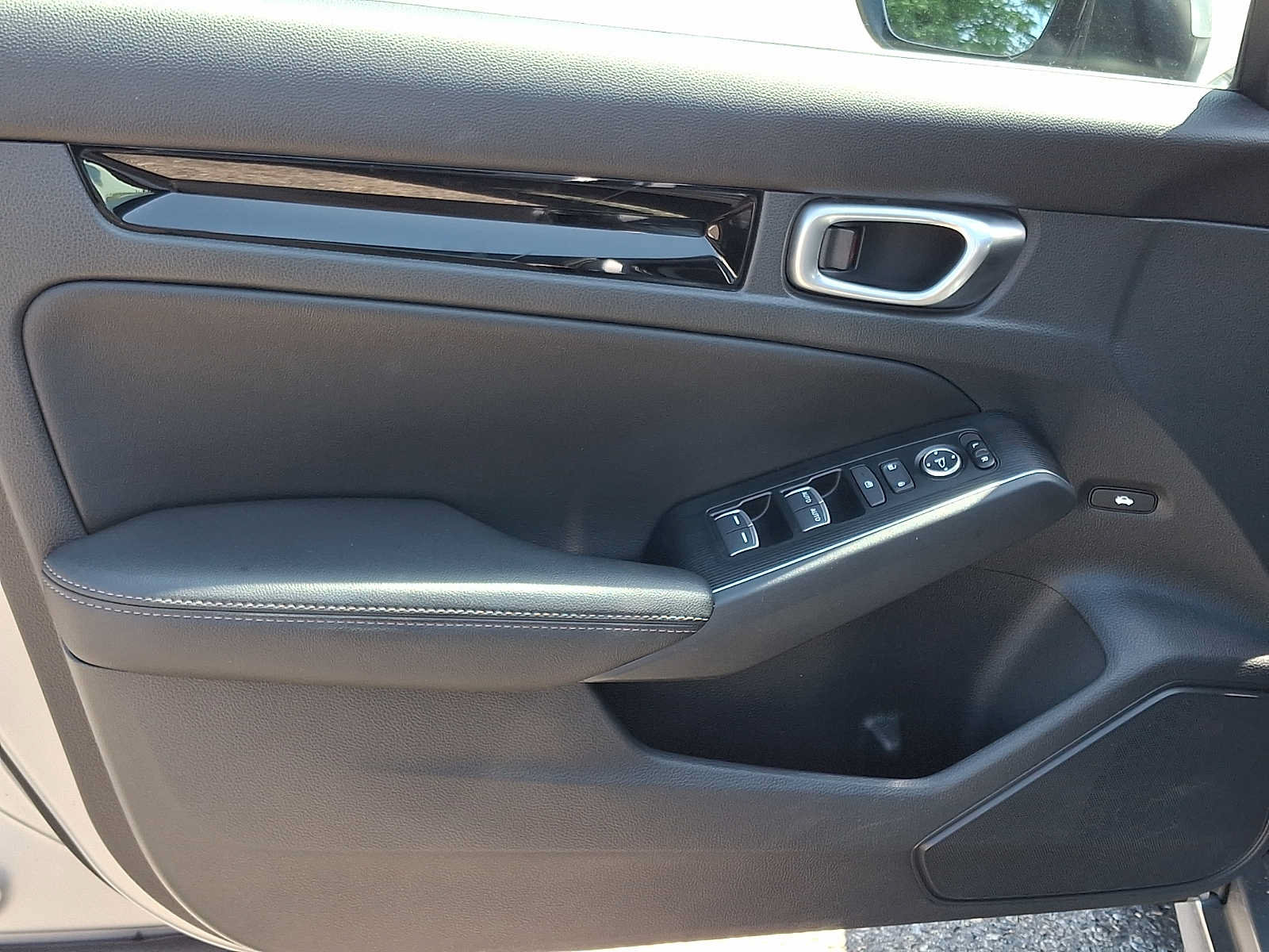 Used 2023 Honda Civic Touring image 12