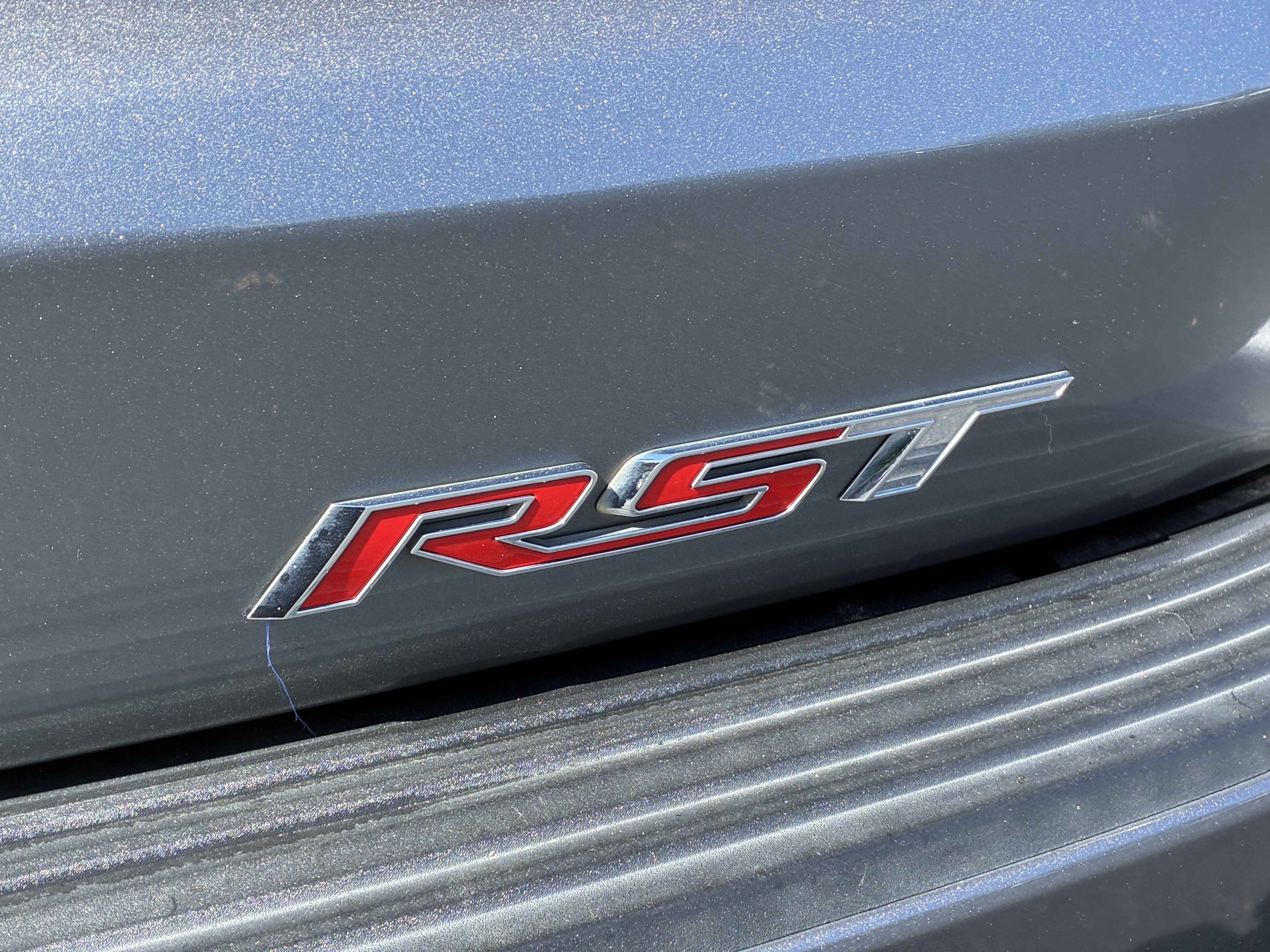 Used 2022 Chevrolet Suburban RST w/ Luxury Package RWD image 8