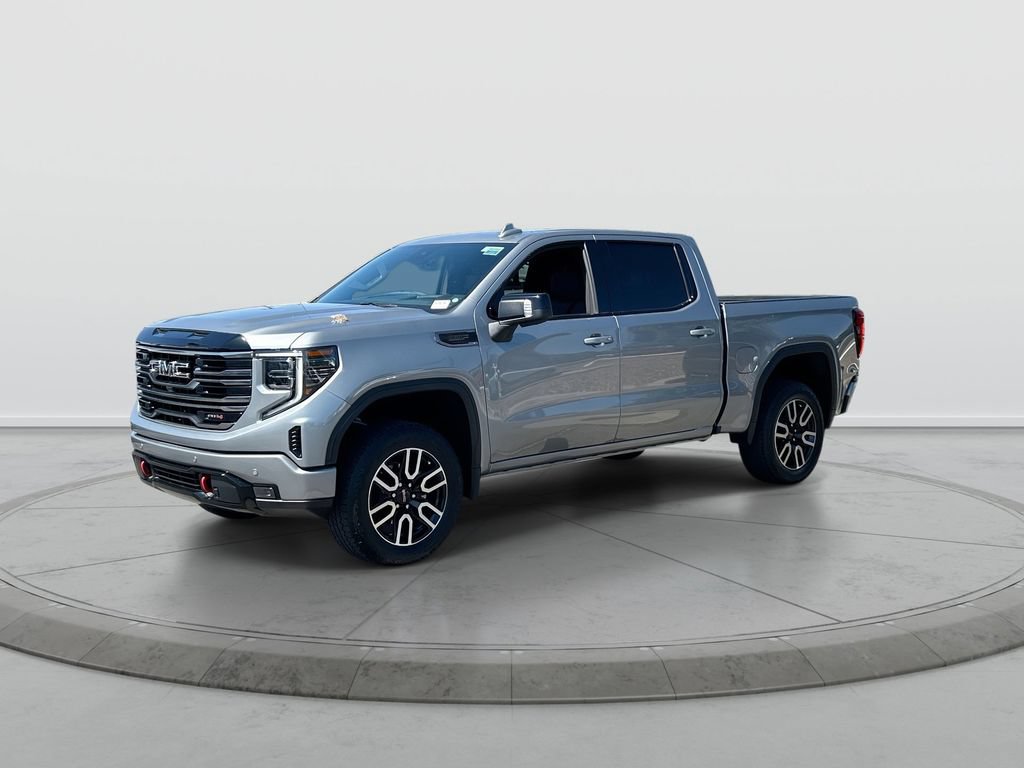 Used 2025 GMC Sierra 1500 AT4 w/ Technology Package AWD/4WD image 4