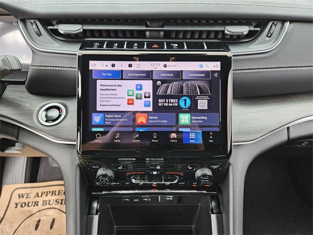 New 2025 Jeep Grand Cherokee Limited image 10