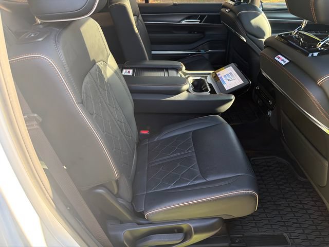 Used 2023 Jeep Grand Wagoneer Series III w/ Quick Order Packagew 28T AWD/4WD image 19