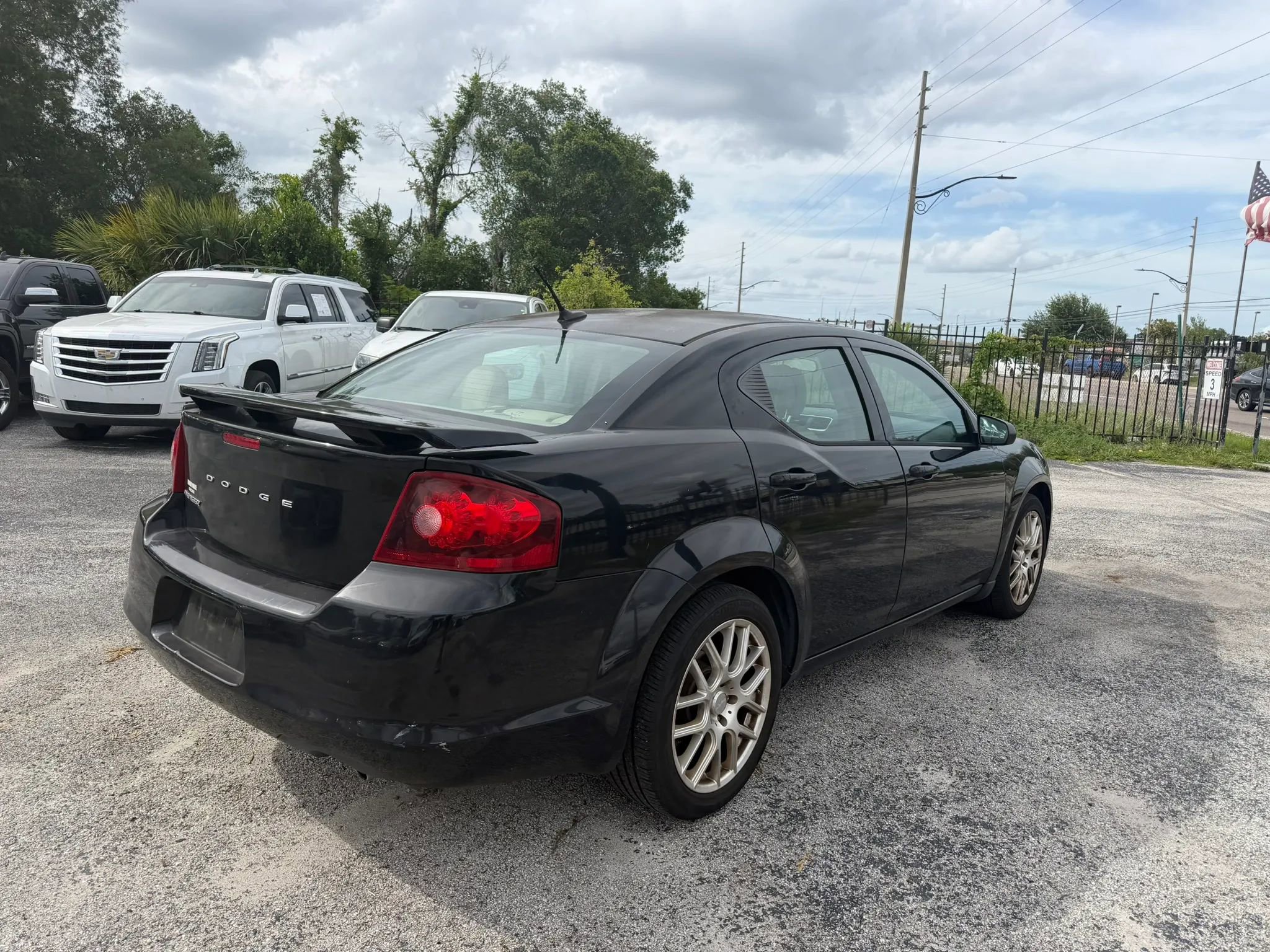 Used 2014 Dodge Avenger SE FWD image 6