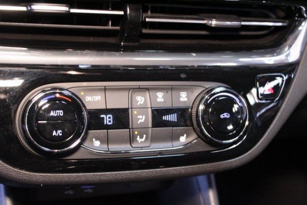 Used 2025 Buick Envista Sport Touring image 26