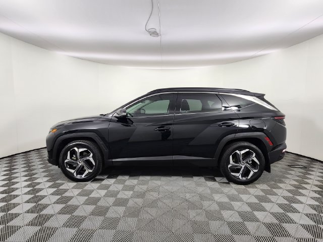 Certified 2022 Hyundai Tucson Limited w/ Cargo Package AWD/4WD image 2