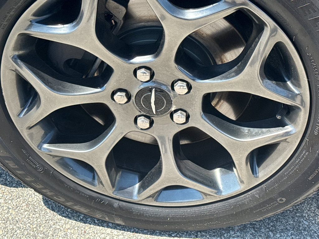Used 2018 Chrysler 300 S w/ 300S Premium Group AWD/4WD image 10