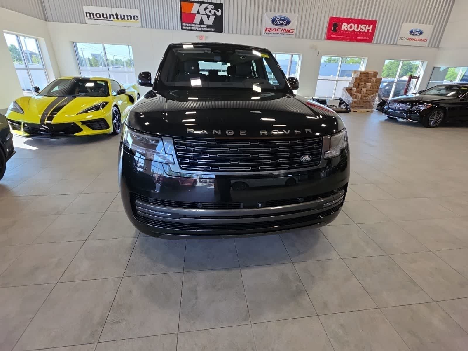 Used 2023 Land Rover Range Rover SE AWD/4WD image 4