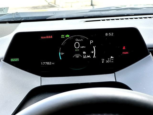Used 2025 Toyota Prius Plug-In Hybrid FWD image 24