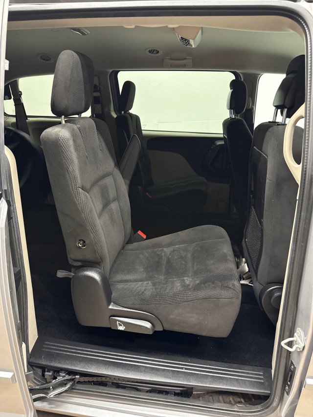 Used 2017 Dodge Grand Caravan SE w/ Power Window Group FWD image 25