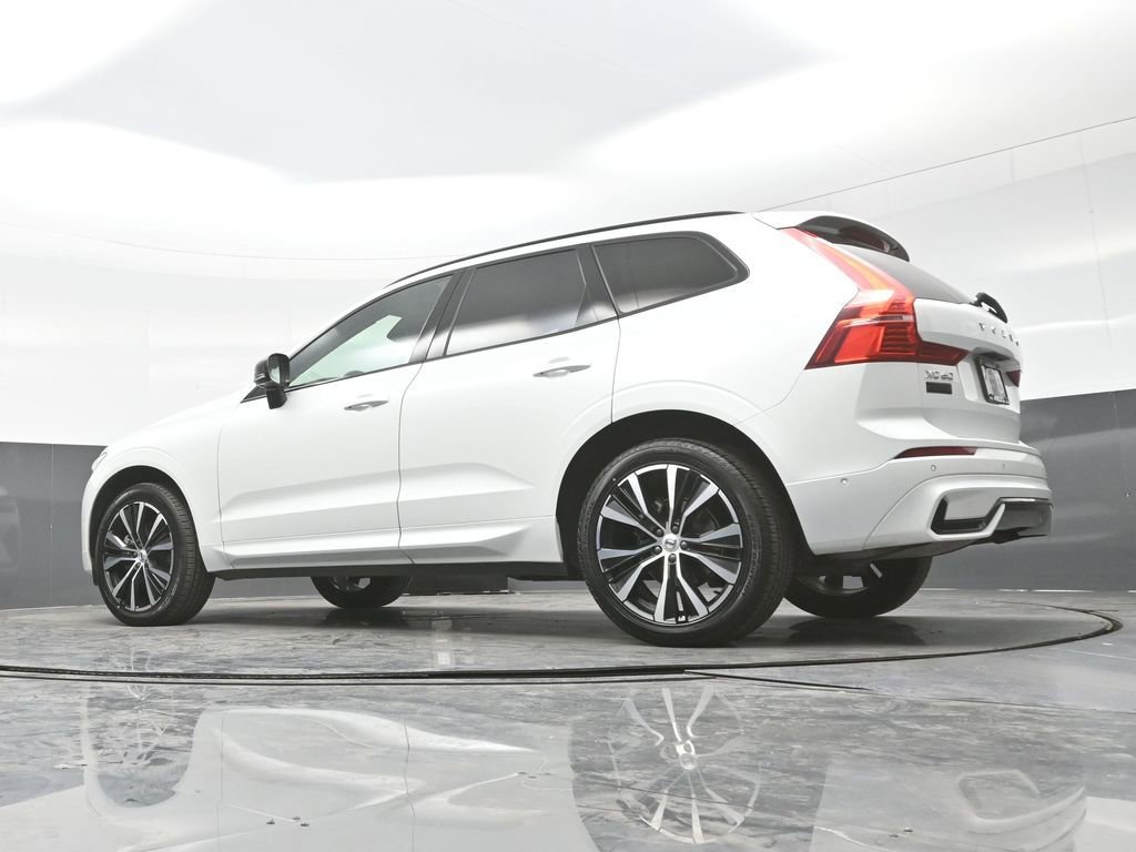Used 2025 Volvo XC60 B5 Plus w/ Climate Package AWD/4WD image 25