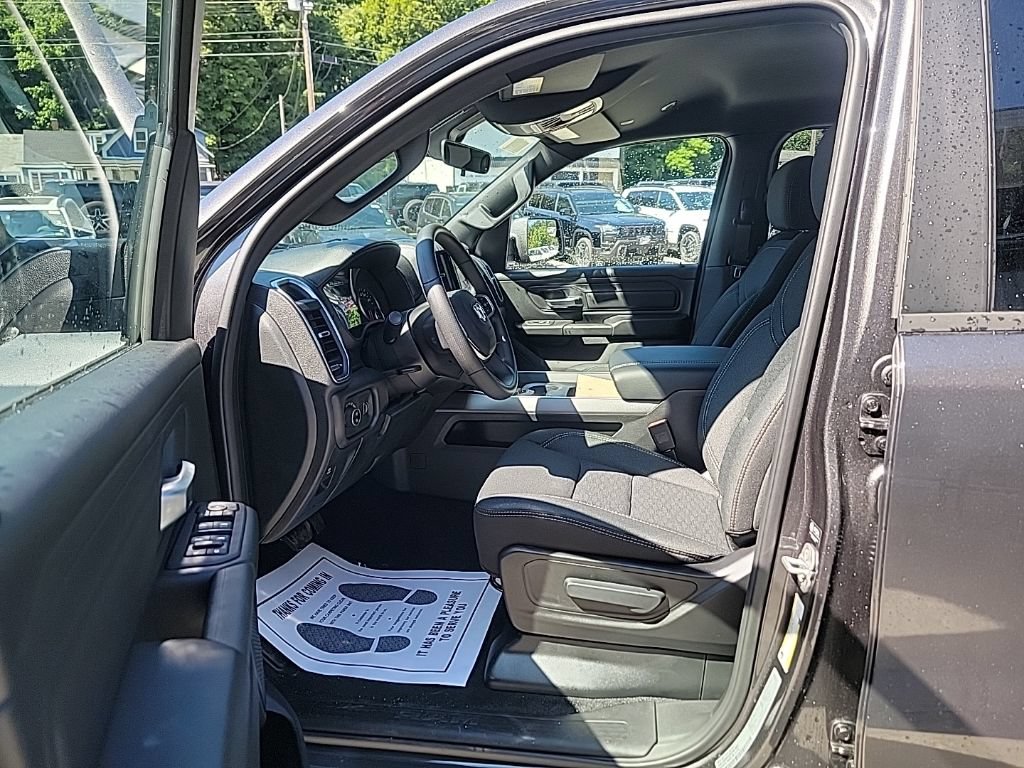 New 2026 RAM 1500 Express AWD/4WD image 5