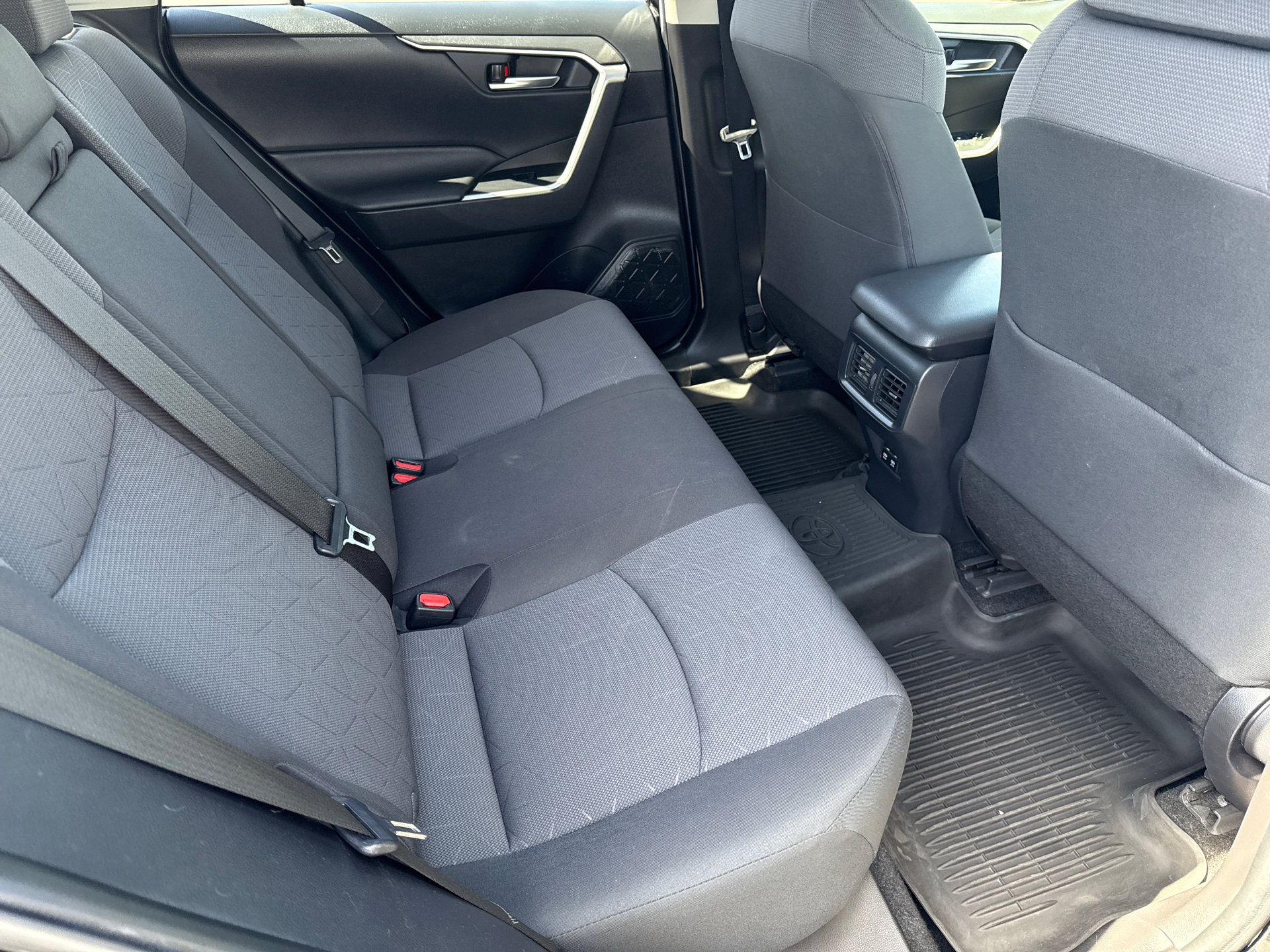 Used 2020 Toyota RAV4 XLE w/ All Weather Liner Package image 15