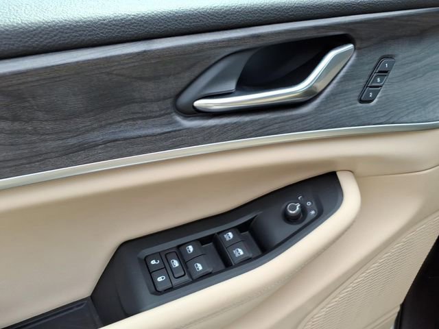Used 2024 Jeep Grand Cherokee L Limited AWD/4WD image 19