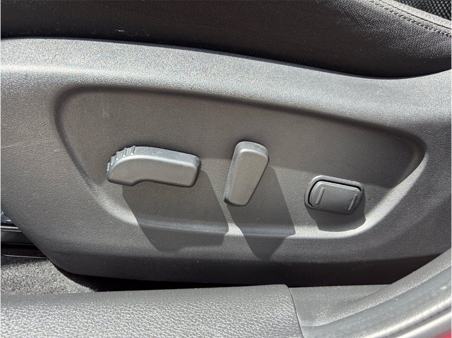 Used 2020 Nissan Rogue Sport SV FWD image 18